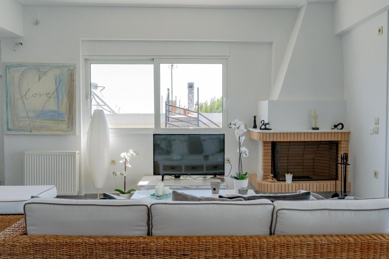 Yoga Euphoria Seaside Apartment Artemida  Exterior foto