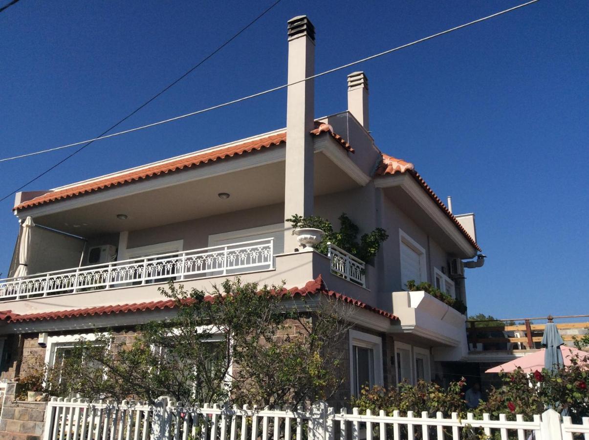 Yoga Euphoria Seaside Apartment Artemida  Exterior foto